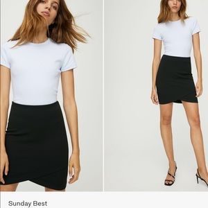 Black aritzia skirt